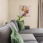 Apartment Lacha *