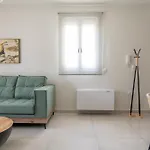 Apartament Lacha *