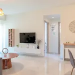 Apartament Lacha *